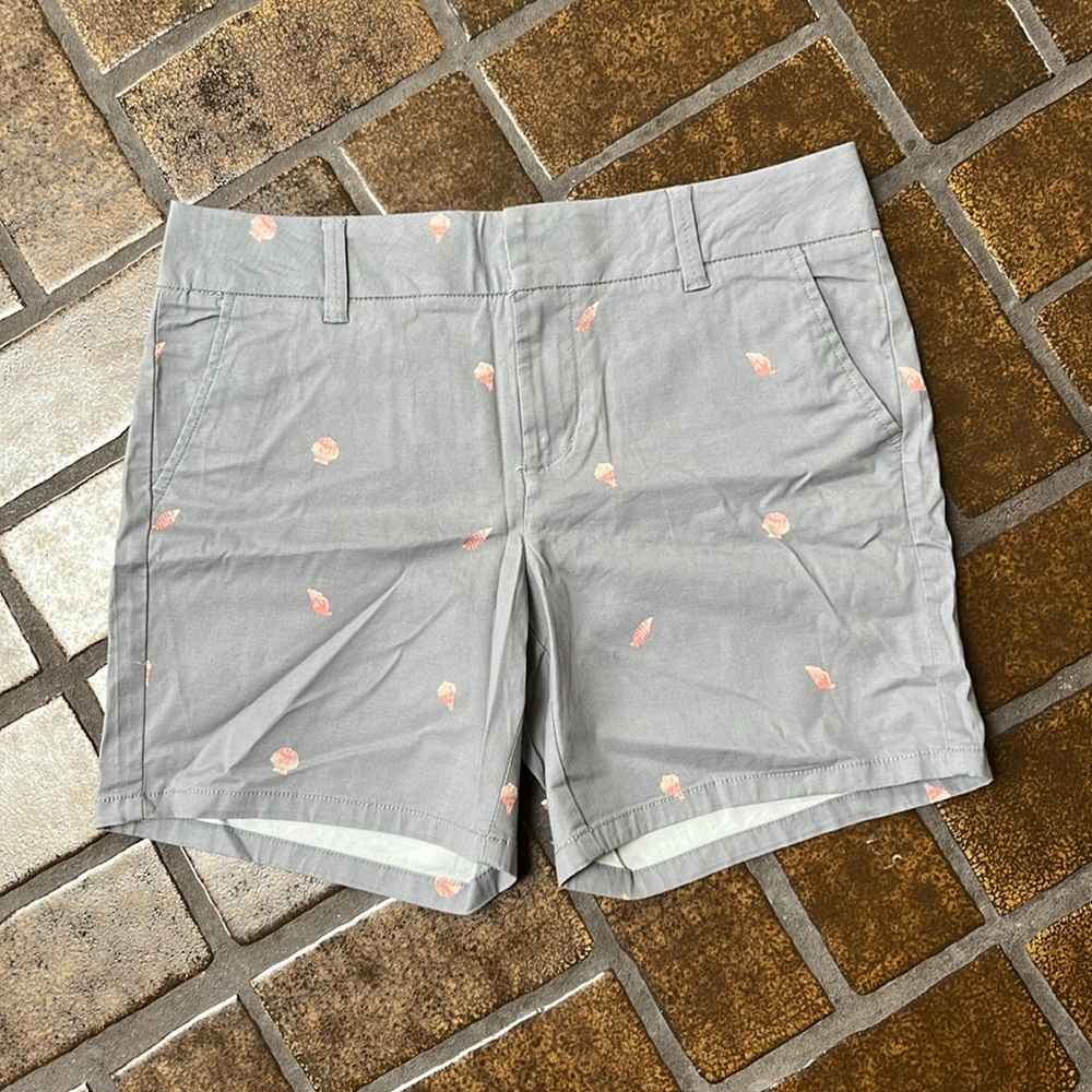 G.H. Bass & Co. Gray & Pink Seashell Print Cotton Chino Short